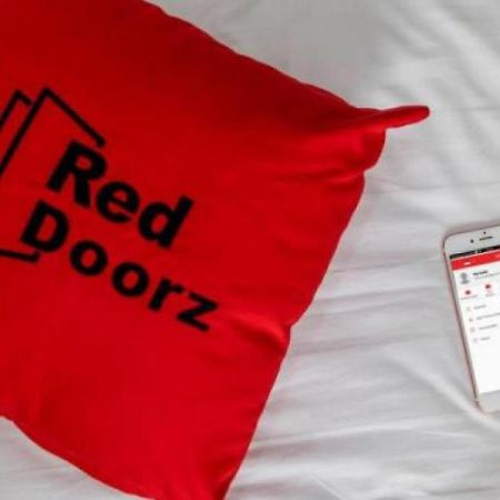 Reddoorz @ Pelita Raya Rappocini Hotell Makassar Exteriör bild