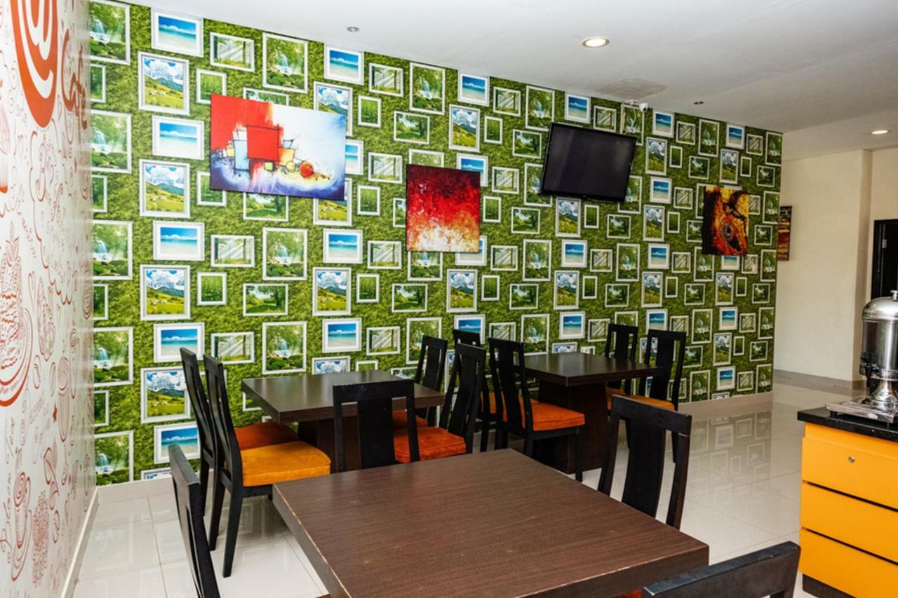 Reddoorz @ Pelita Raya Rappocini Hotell Makassar Exteriör bild