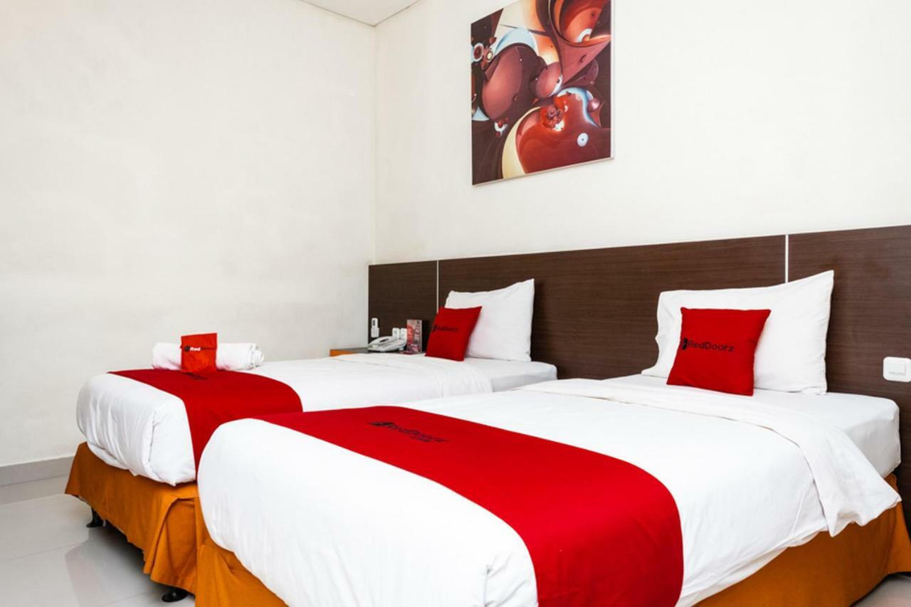 Reddoorz @ Pelita Raya Rappocini Hotell Makassar Exteriör bild