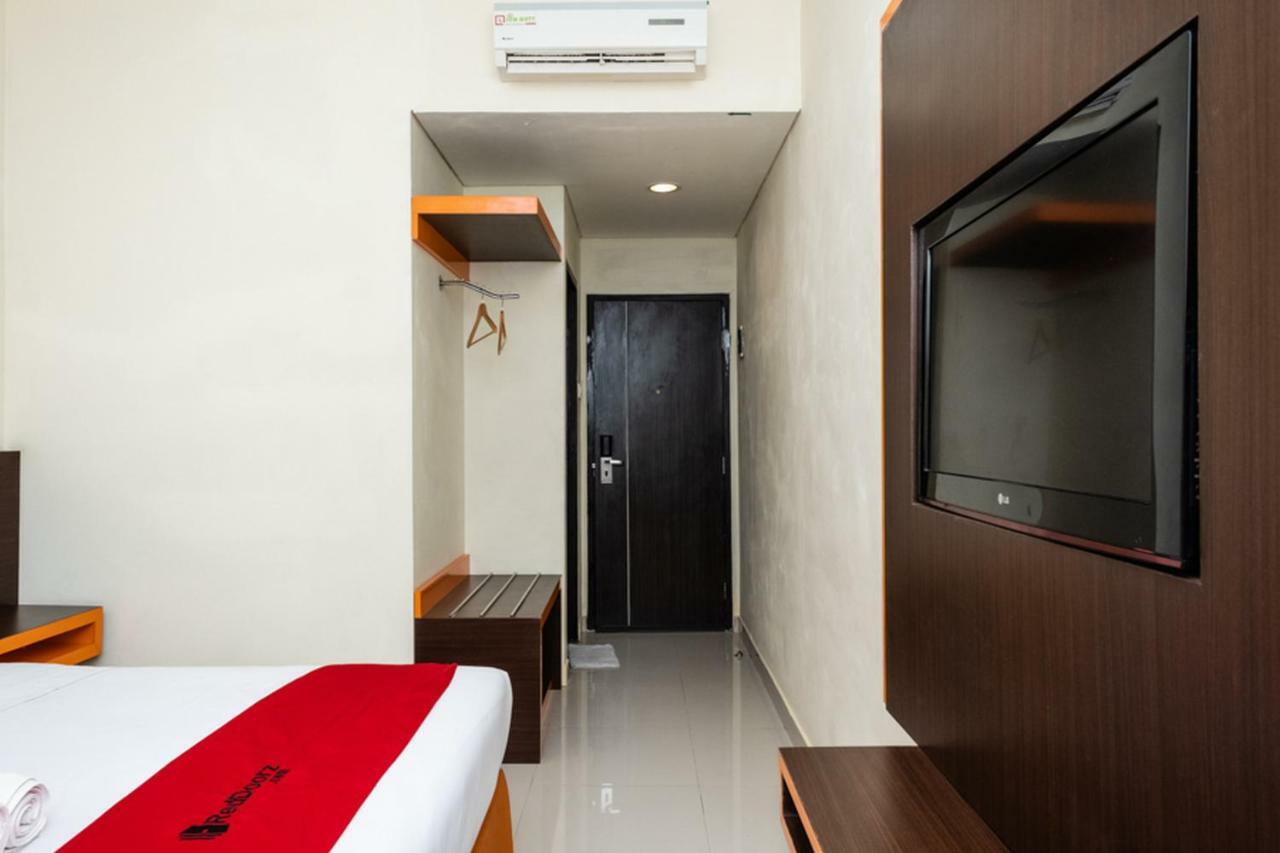 Reddoorz @ Pelita Raya Rappocini Hotell Makassar Exteriör bild