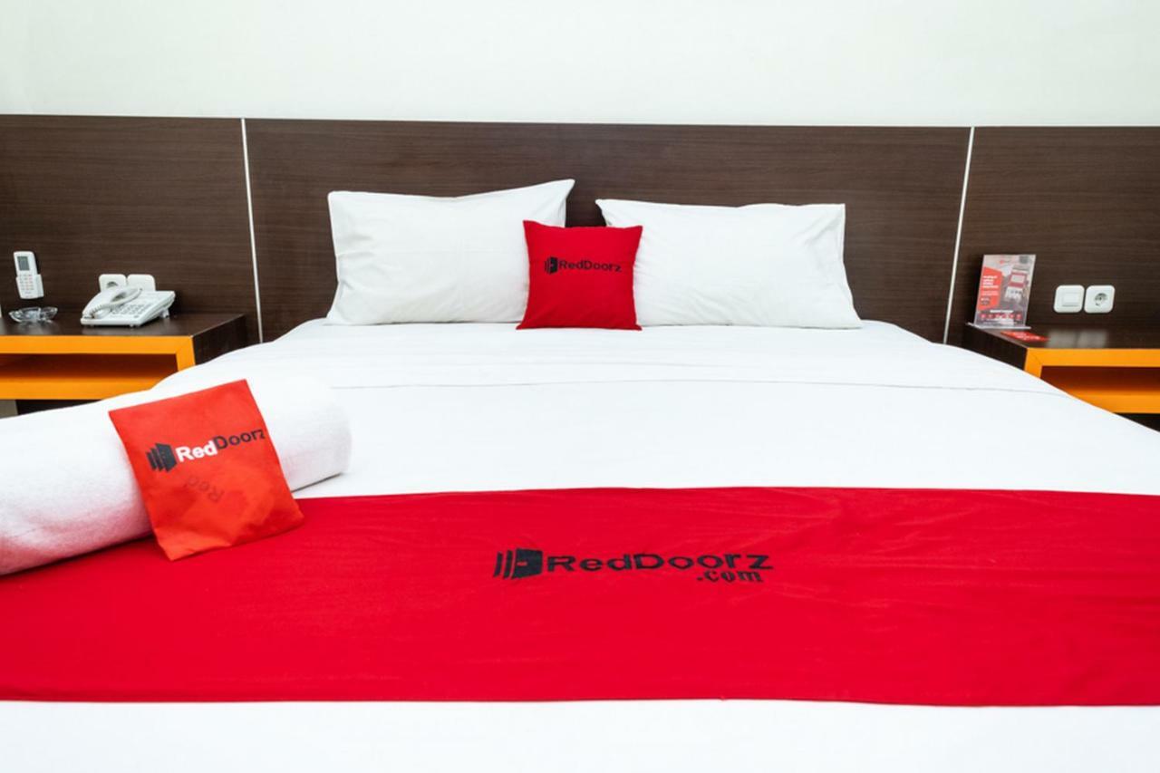 Reddoorz @ Pelita Raya Rappocini Hotell Makassar Exteriör bild