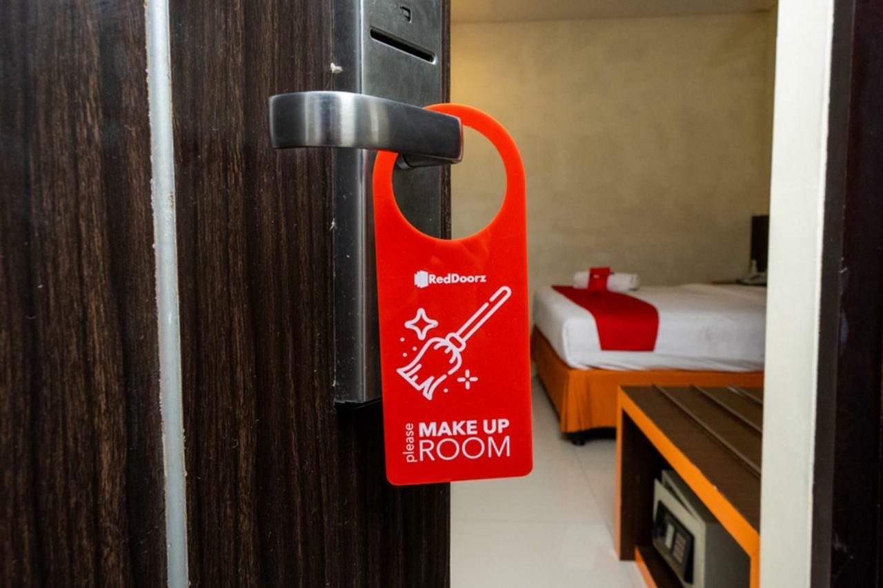 Reddoorz @ Pelita Raya Rappocini Hotell Makassar Exteriör bild