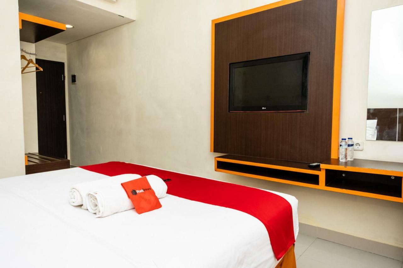 Reddoorz @ Pelita Raya Rappocini Hotell Makassar Exteriör bild
