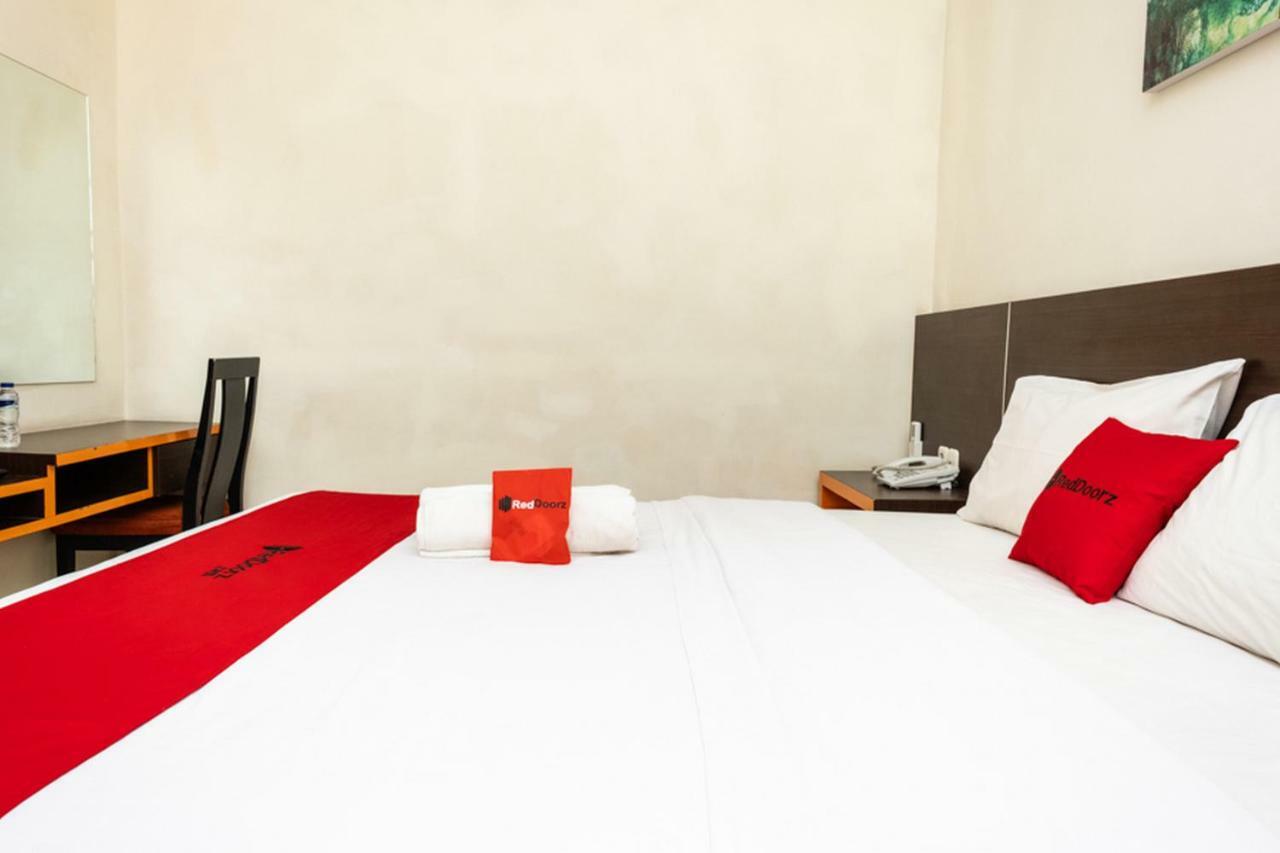 Reddoorz @ Pelita Raya Rappocini Hotell Makassar Exteriör bild
