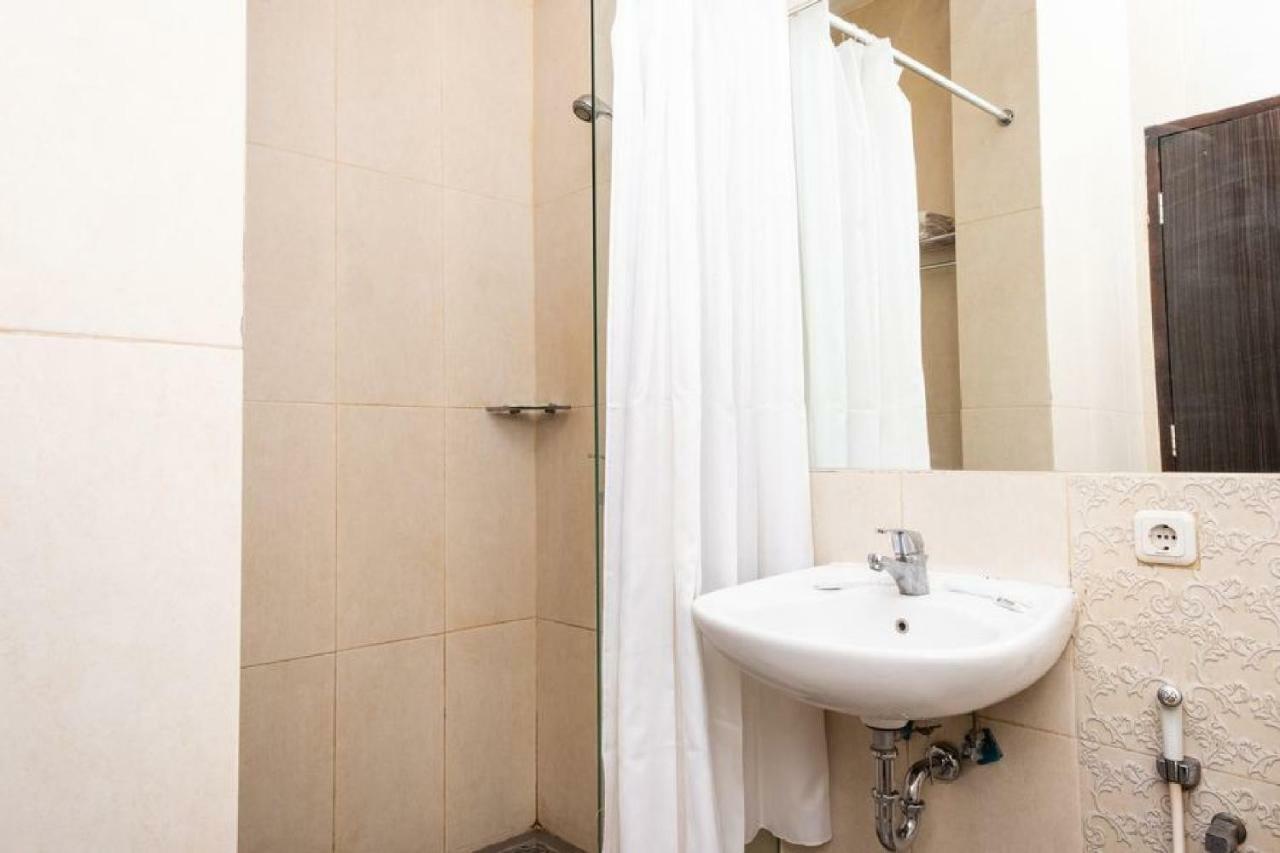 Reddoorz @ Pelita Raya Rappocini Hotell Makassar Exteriör bild